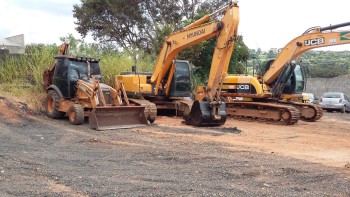 Locação de Equipamentos de Terraplenagem Locação de Equipamentos de Terraplenagem