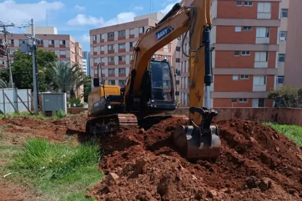 Limpeza de Terreno Limpeza de Terreno